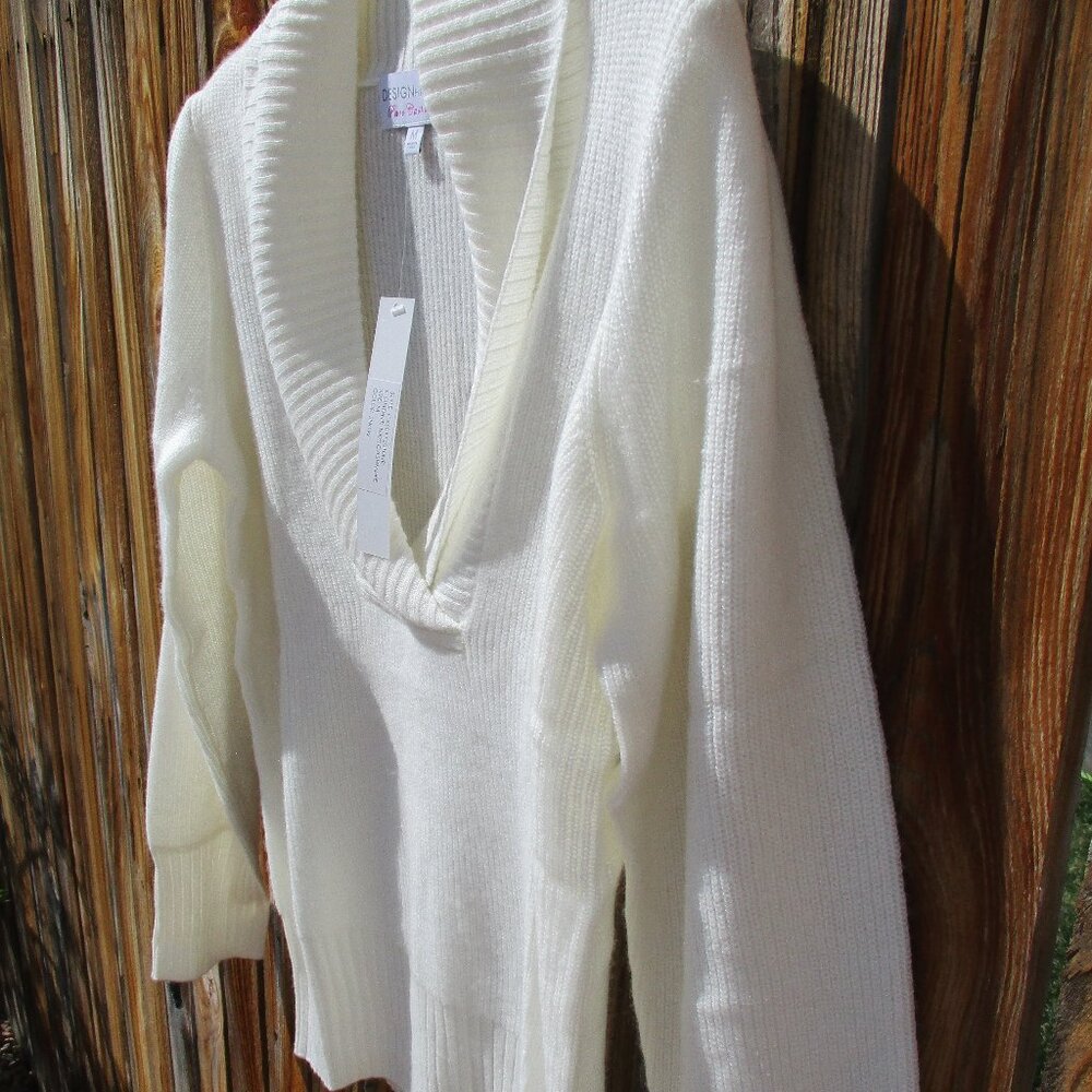 NEW Design History 100% Cashmere Sweater Lightweight Size M NWT